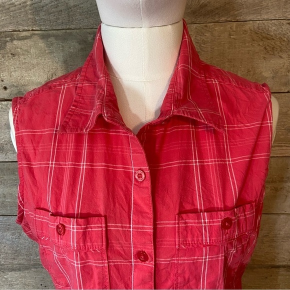 🛍️3/$30 Cabela’s women’s  plaid button up sleeveless top‎ in size small - Picture 5 of 9